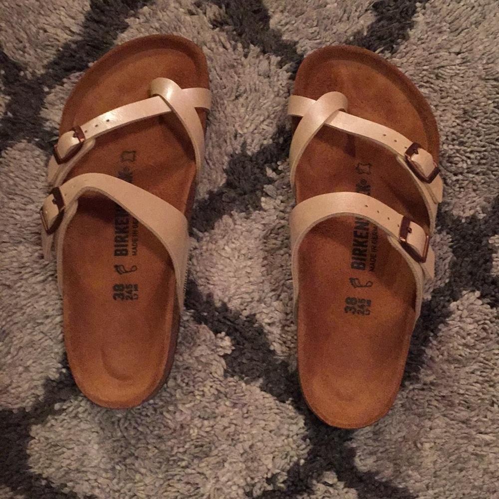 Champagne rose gold Birkenstock’s